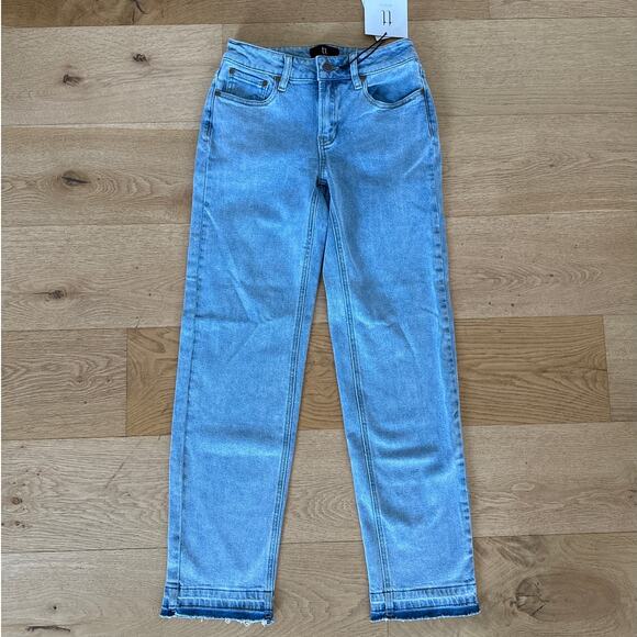 TT Studios - 1996 Mid Rise Straight Leg Jeans in Blue - Picture 1 of 6